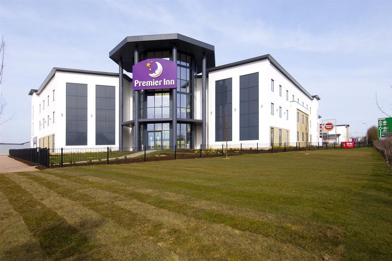 Premier Inn Bicester Exterior photo
