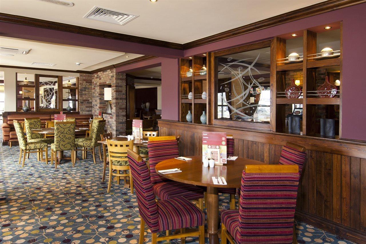 Premier Inn Bicester Exterior photo