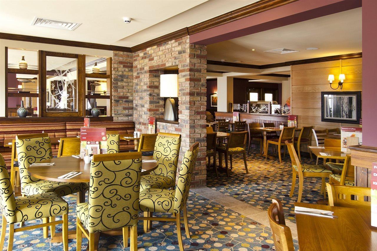 Premier Inn Bicester Exterior photo
