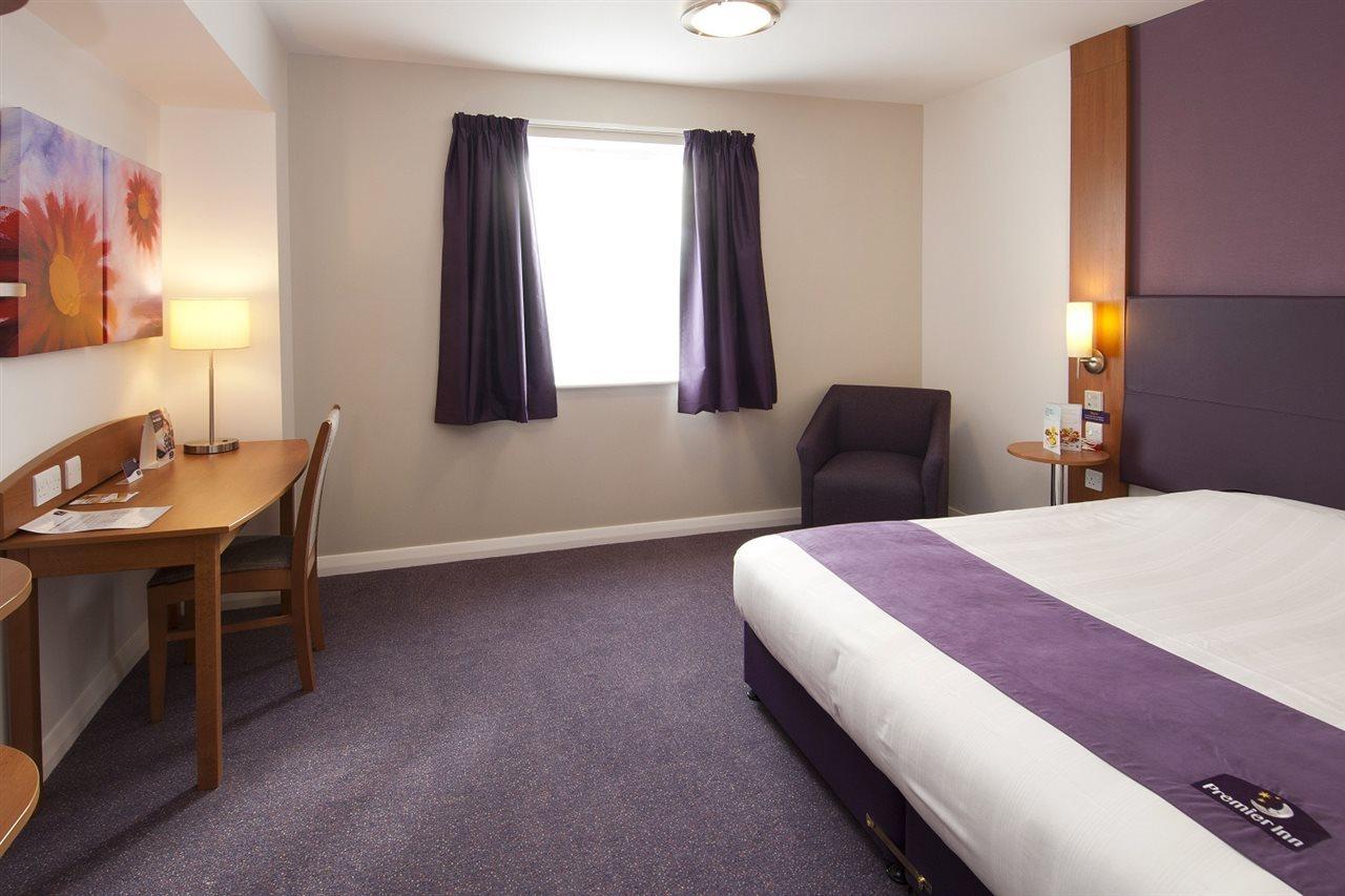 Premier Inn Bicester Exterior photo