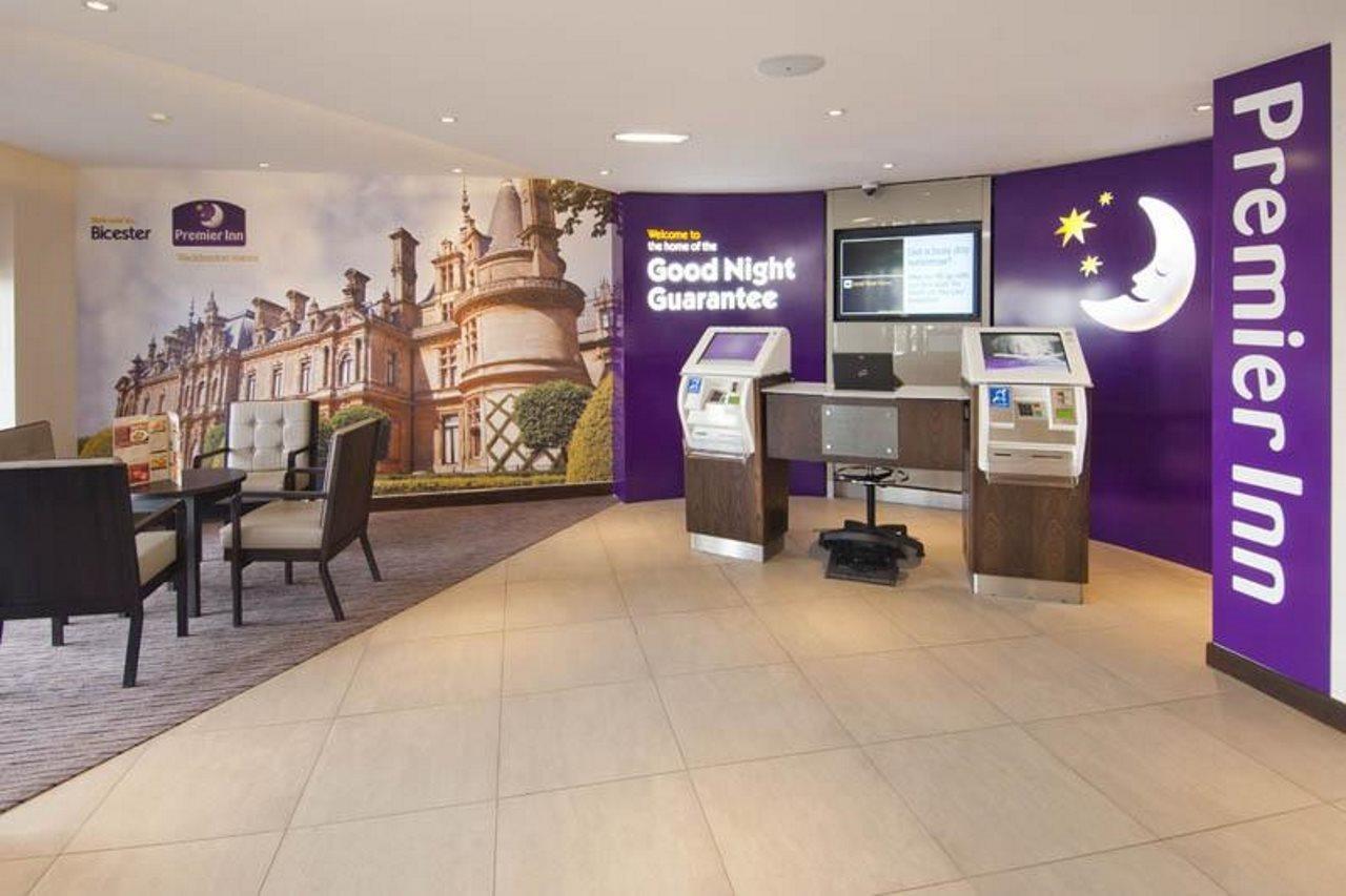 Premier Inn Bicester Exterior photo