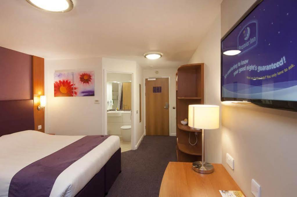 Premier Inn Bicester Exterior photo