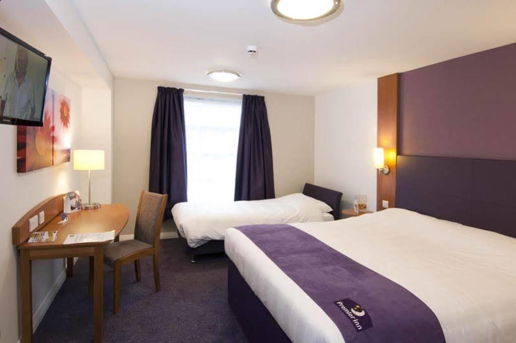 Premier Inn Bicester Exterior photo